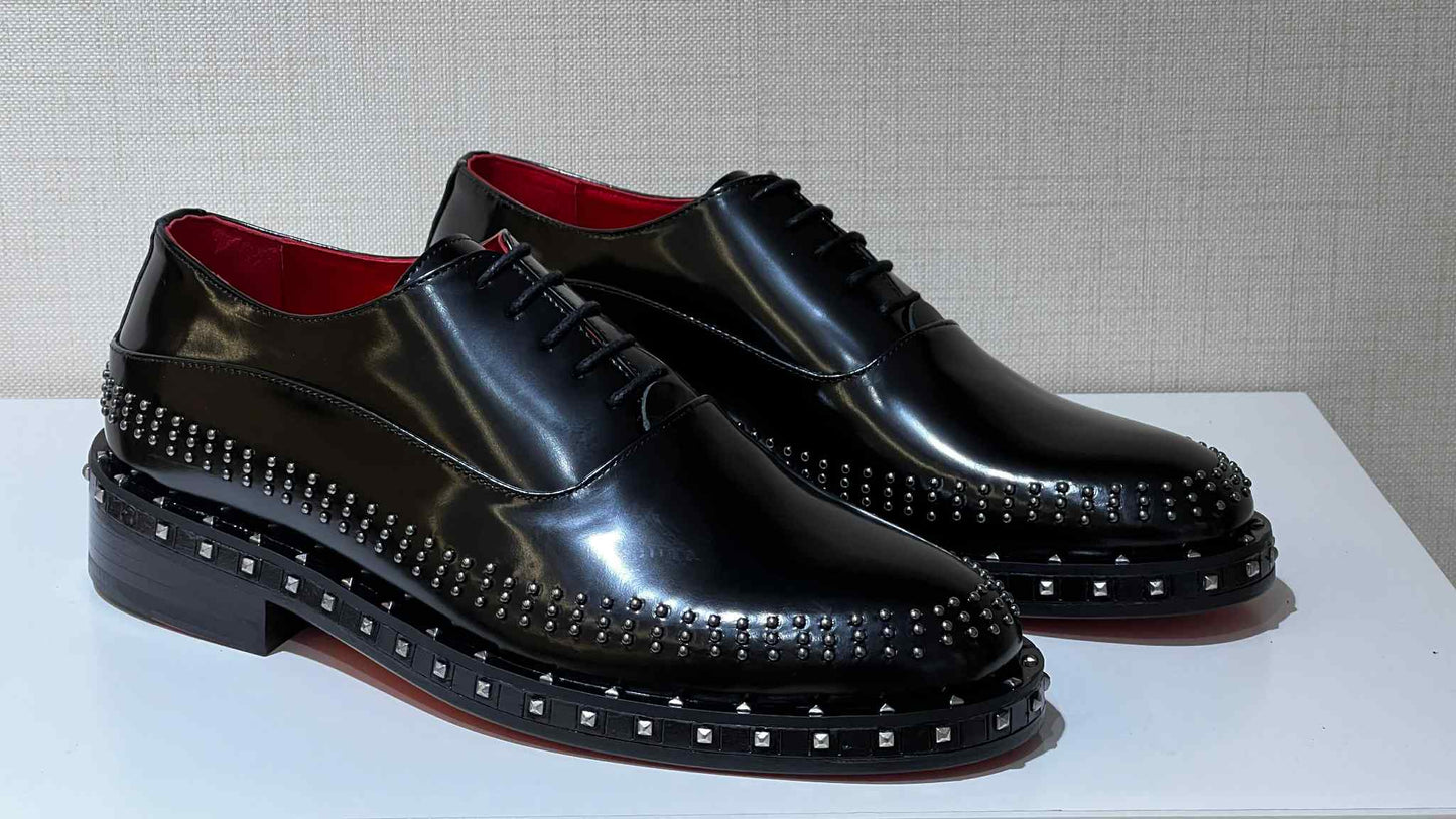 Salva Studs Black Red Bottom