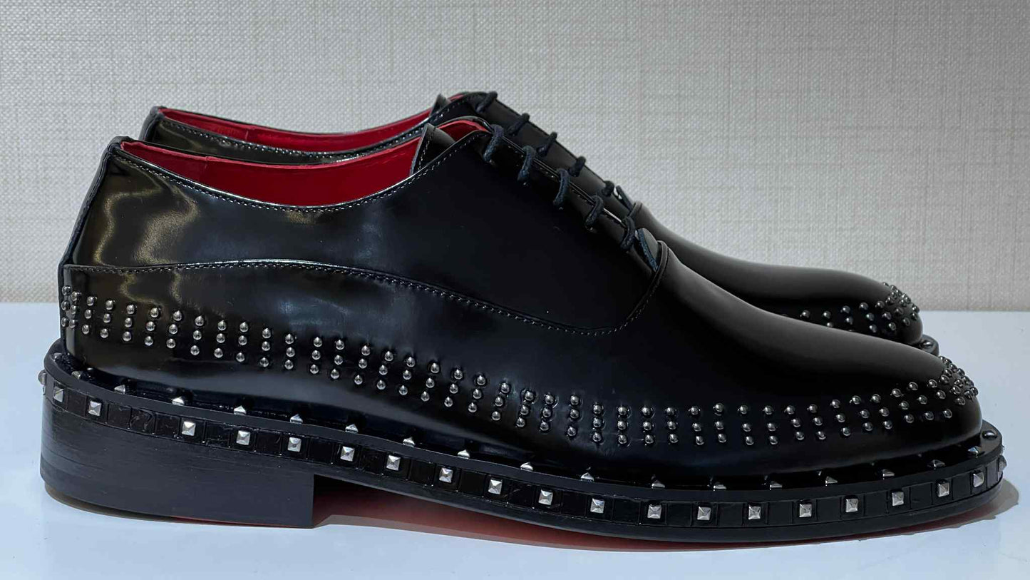 Salva Studs Black Red Bottom