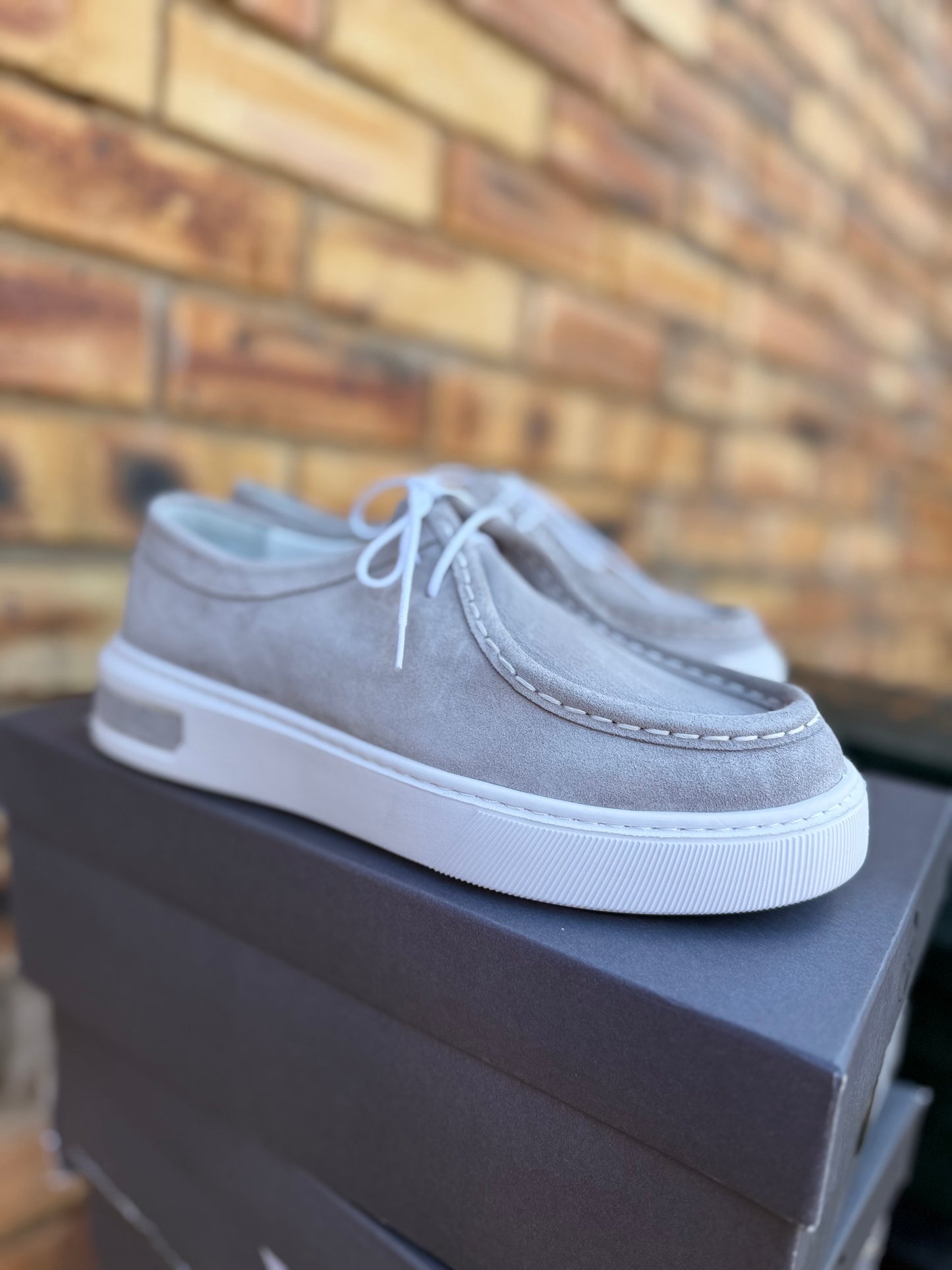 Kum suede classic grey loafer with laces