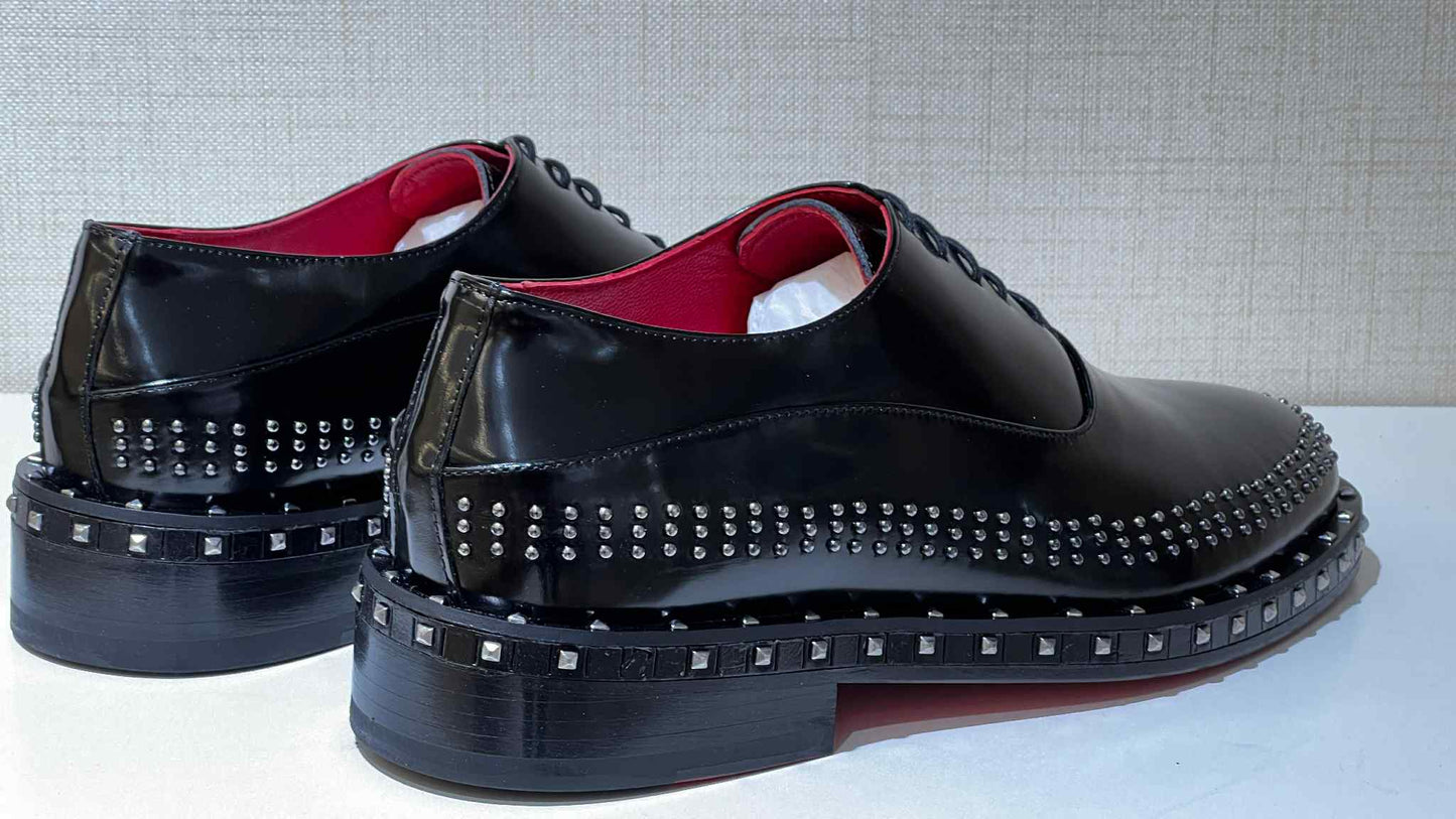 Salva Studs Black Red Bottom