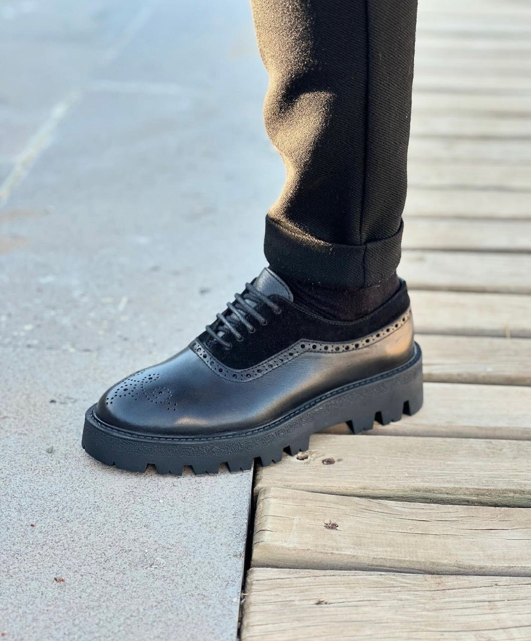 High-sole classic black leather