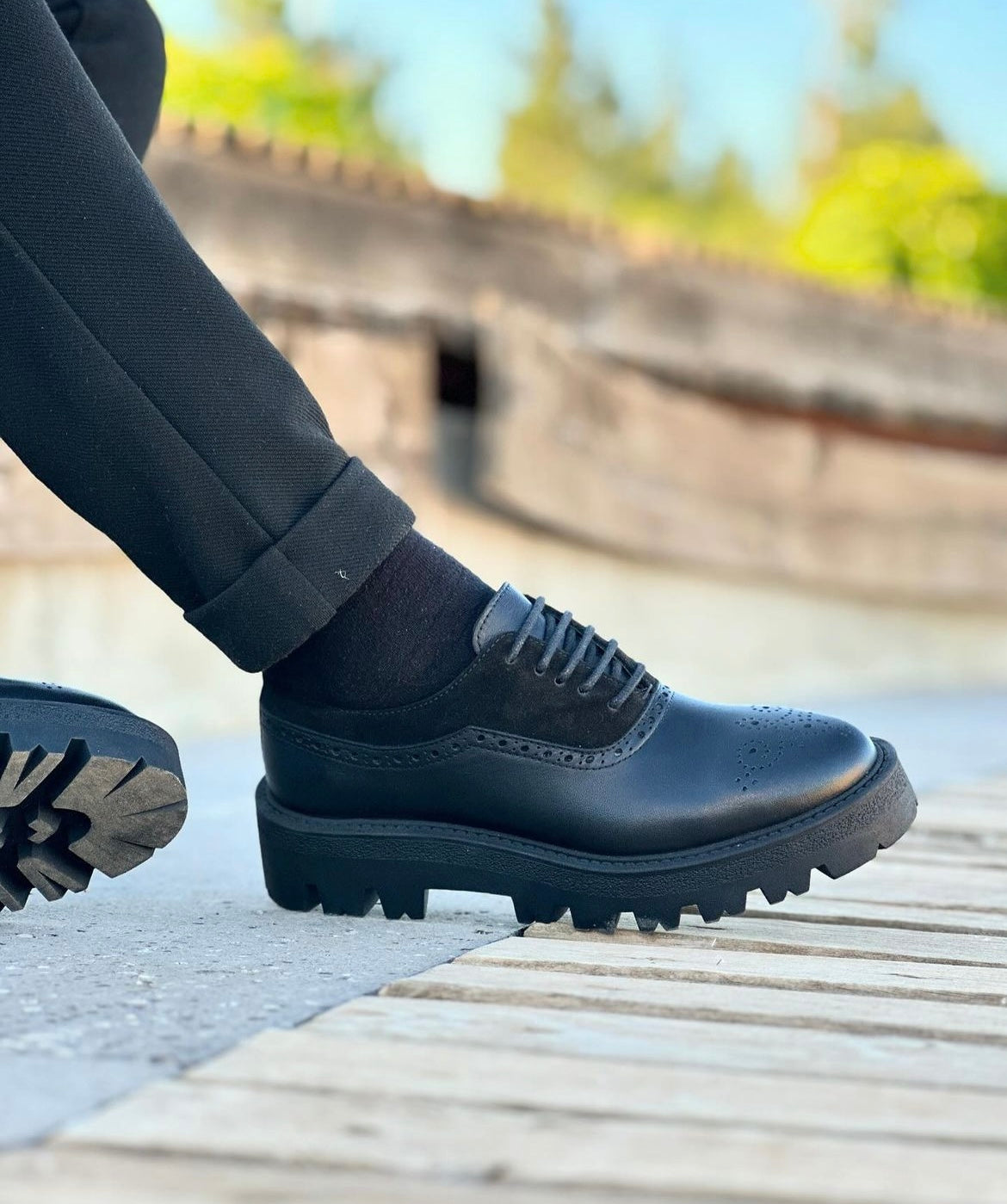 High-sole classic black leather