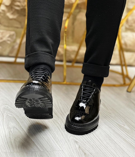 Self-shine black brongues