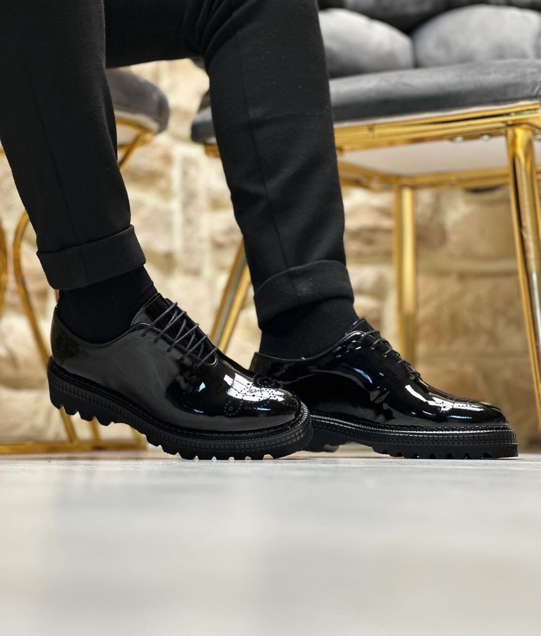 Self-shine black brongues