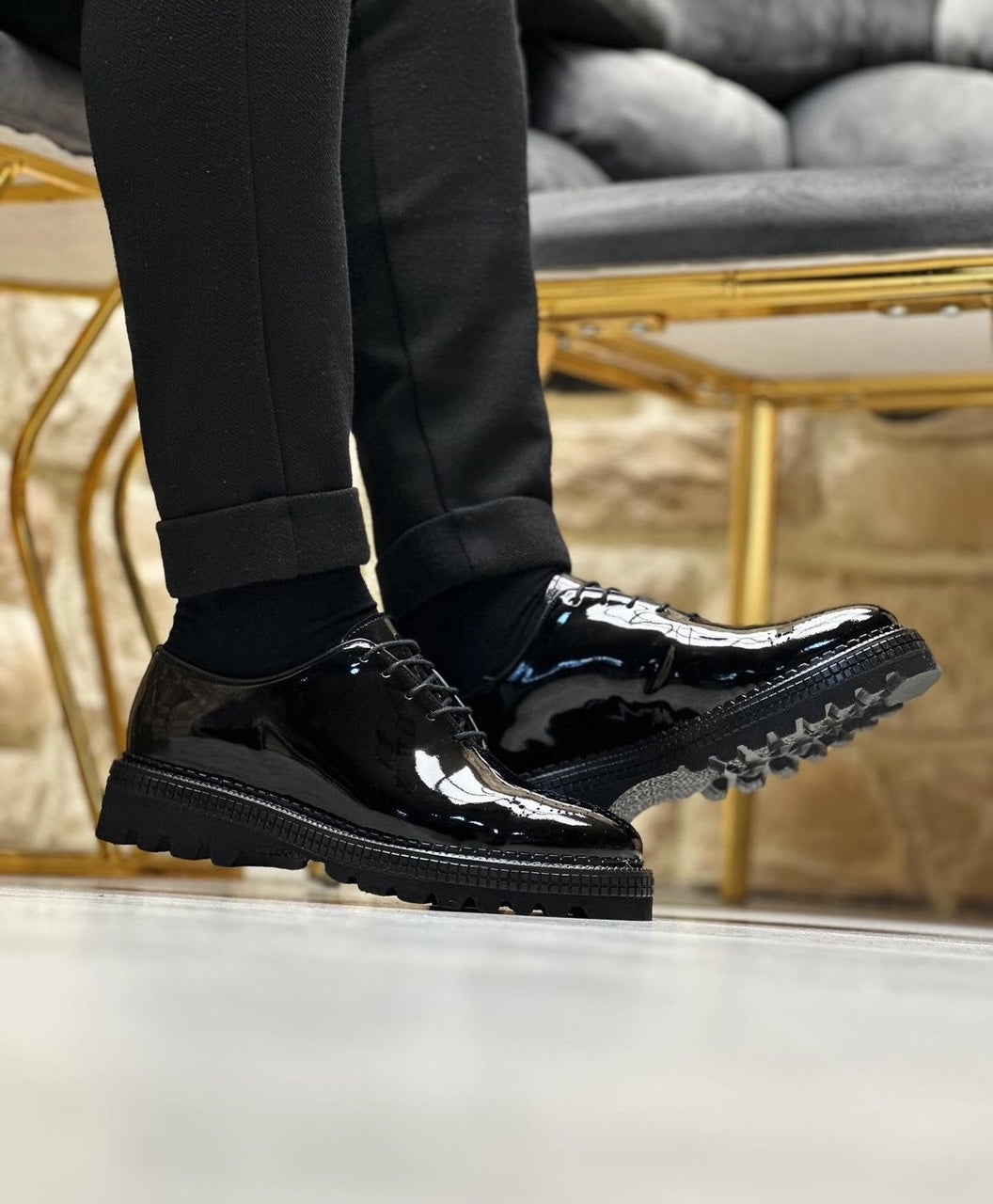Self-shine black brongues