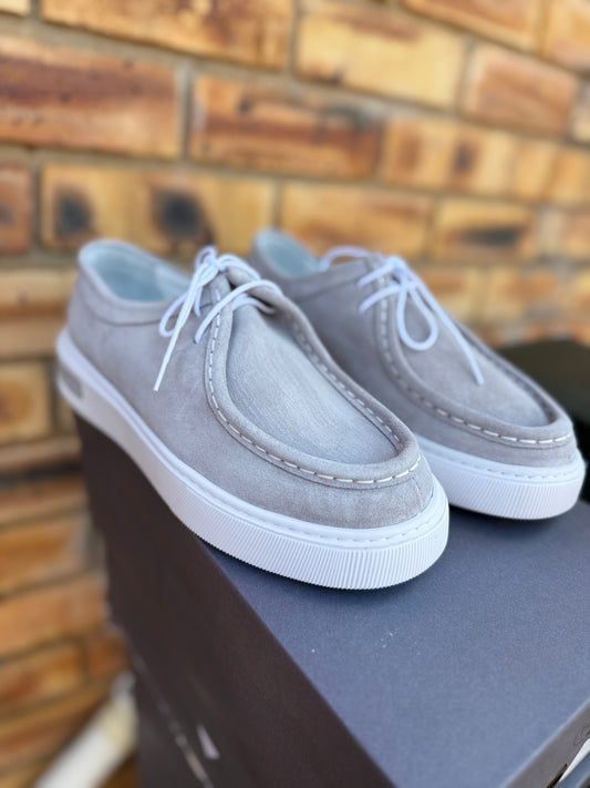 Kum suede classic grey loafer with laces